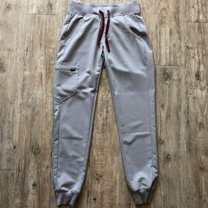 FIGS Zamora Jogger Scrub Pants in Cement